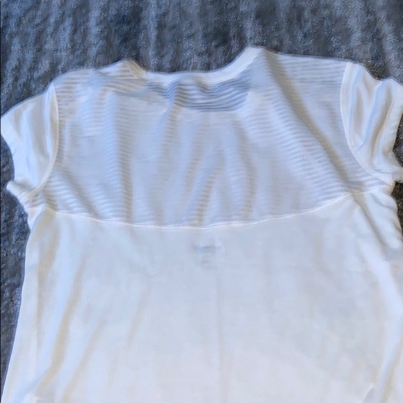 cream t shirt - Picture 2 of 2